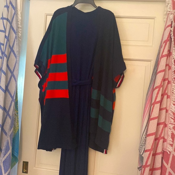 TOMMY HILFIGER Women's Soft Knit Prep Colorblock Design Cardigan Poncho Sweater - Picture 6 of 6